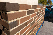 Кирпич облицовочный Нева одинарный Вертикальный Руст М200 VOLGABRICK – 10